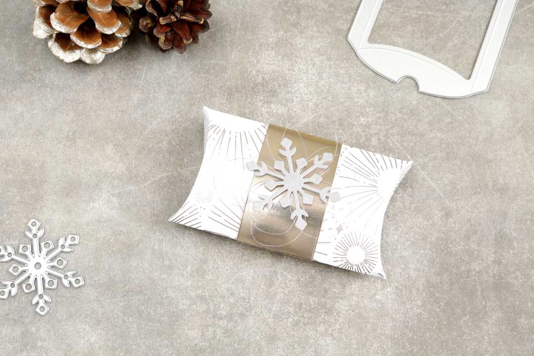 Gutscheinverpackung Pillowbox Schneeflocke mit Produkten von Stampin' Up! 1